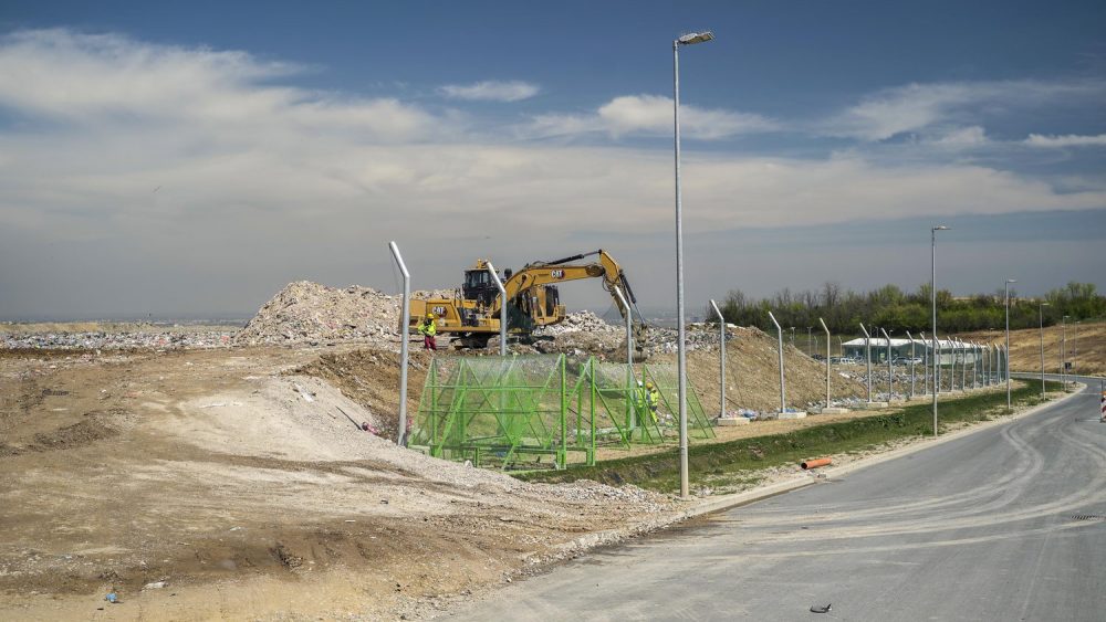 The new sanitary landfill started operations in August 2nd, 2021. 
Municipal waste collected by PUC Gradska čistoća from the territory of 15 municipalities of Belgrade is disposed of at the new landfill in compliance with the highest waste management standards of the European Union and Serbia. On average, 500 to 600 trucks that is 1,500 tons of municipal waste arrive at the Vinča landfill. Construction of new sanitary cells is ongoing.