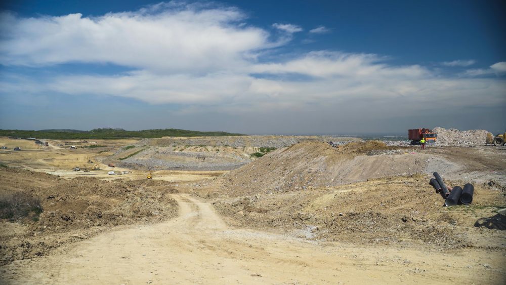 The new sanitary landfill started operations in August 2nd, 2021. 
Municipal waste collected by PUC Gradska čistoća from the territory of 15 municipalities of Belgrade is disposed of at the new landfill in compliance with the highest waste management standards of the European Union and Serbia. On average, 500 to 600 trucks that is 1,500 tons of municipal waste arrive at the Vinča landfill. Construction of new sanitary cells is ongoing.