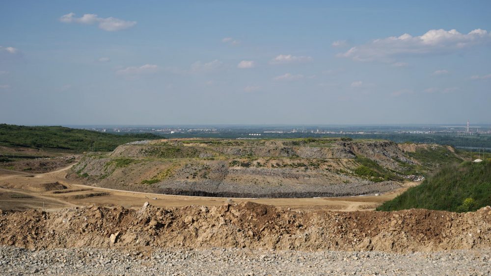 The new sanitary landfill started operations in August 2nd, 2021.  Municipal waste collected by PUC Gradska čistoća from the territory of 15 municipalities of Belgrade is disposed of at the new landfill in compliance with the highest waste management standards of the European Union and Serbia. On average, 500 to 600 trucks that is 1,500 tons of municipal waste arrive at the Vinča landfill. Construction of new sanitary cells is ongoing.