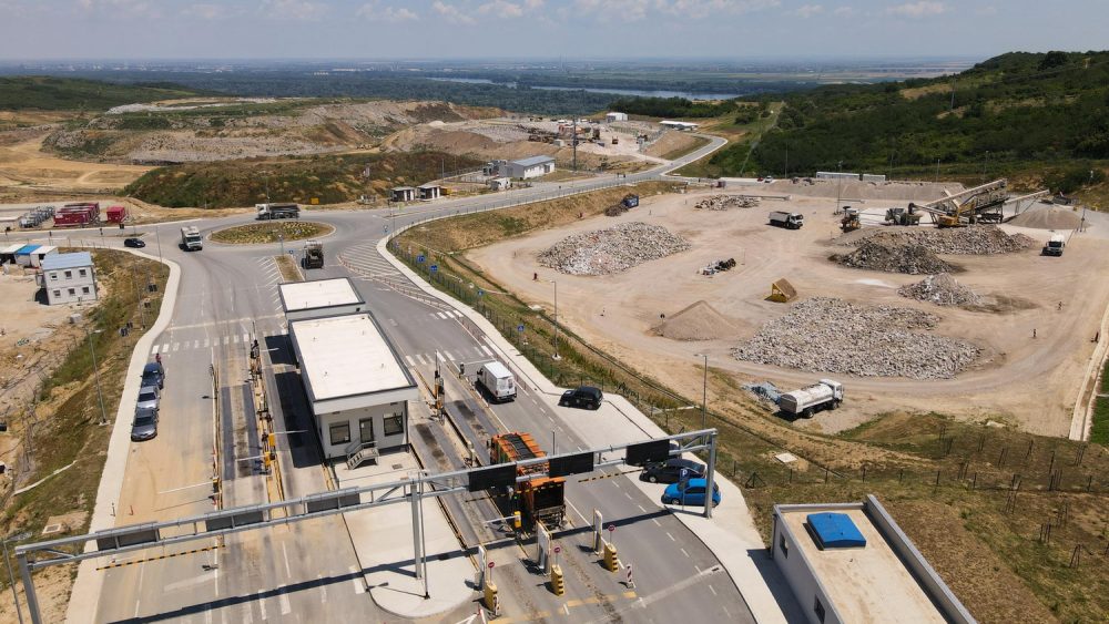 The new sanitary landfill started operations in August 2nd, 2021.  Municipal waste collected by PUC Gradska čistoća from the territory of 15 municipalities of Belgrade is disposed of at the new landfill in compliance with the highest waste management standards of the European Union and Serbia. On average, 500 to 600 trucks that is 1,500 tons of municipal waste arrive at the Vinča landfill. Construction of new sanitary cells is ongoing.