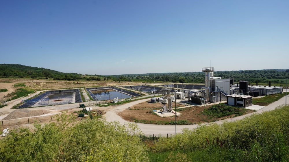 A leachate treatment plant will be put into operation soon to which leachate will be conveyed through a network of pipes and canals, and after treatment it will be discharged into the Osljanski stream, so clean water will flow into the international waterway of the Danube River. Leachate will be treated by reverse osmosis technology.