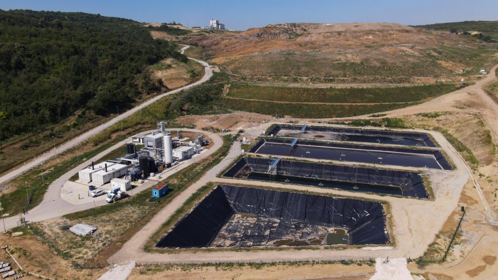 A leachate treatment plant will be put into operation soon to which leachate will be conveyed through a network of pipes and canals, and after treatment it will be discharged into the Osljanski stream, so clean water will flow into the international waterway of the Danube River. Leachate will be treated by reverse osmosis technology.