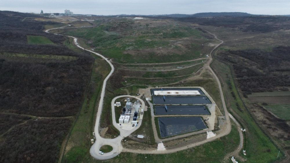 A leachate treatment plant will be put into operation soon to which leachate will be conveyed through a network of pipes and canals, and after treatment it will be discharged into the Osljanski stream, so clean water will flow into the international waterway of the Danube River. Leachate will be treated by reverse osmosis technology.