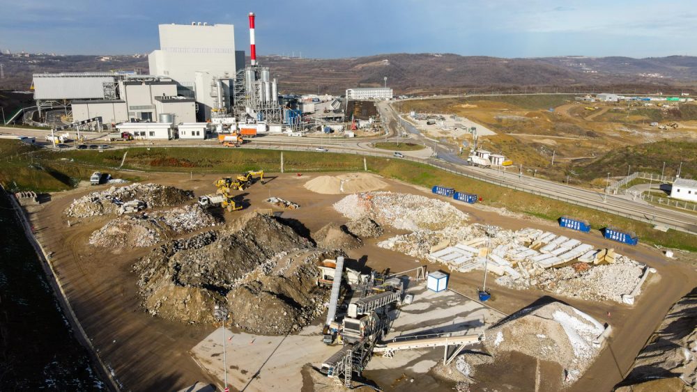 The Construction and Demolition Waste recycling facility started operations in August 17, 2021, with a processing capacity of over 200,000 tons / year