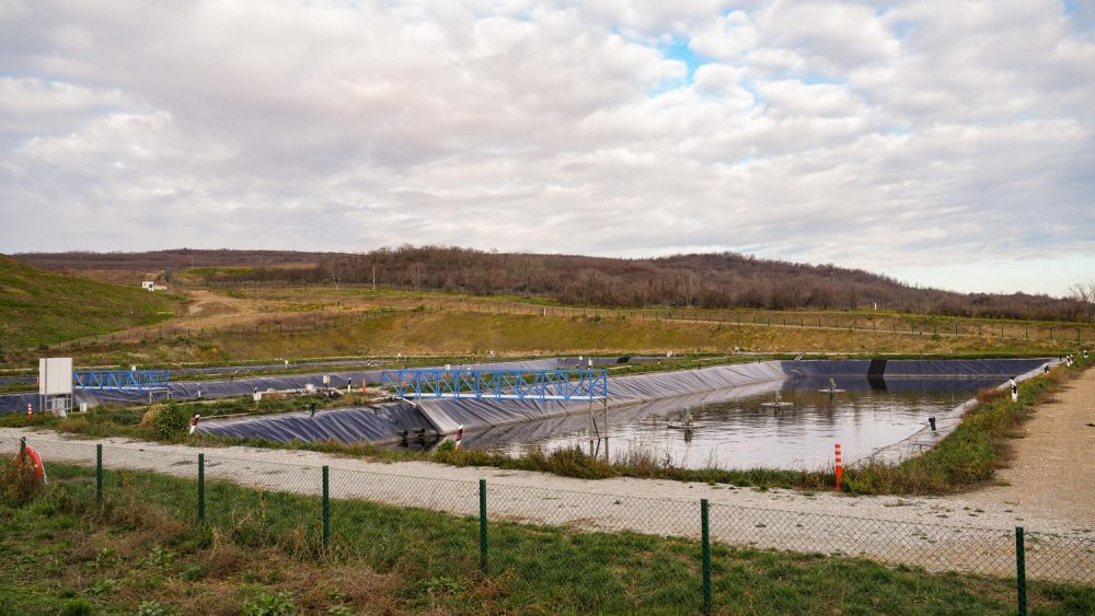 A leachate treatment plant will be put into operation soon to which leachate will be conveyed through a network of pipes and canals, and after treatment it will be discharged into the Osljanski stream, so clean water will flow into the international waterway of the Danube River. Leachate will be treated by reverse osmosis technology.