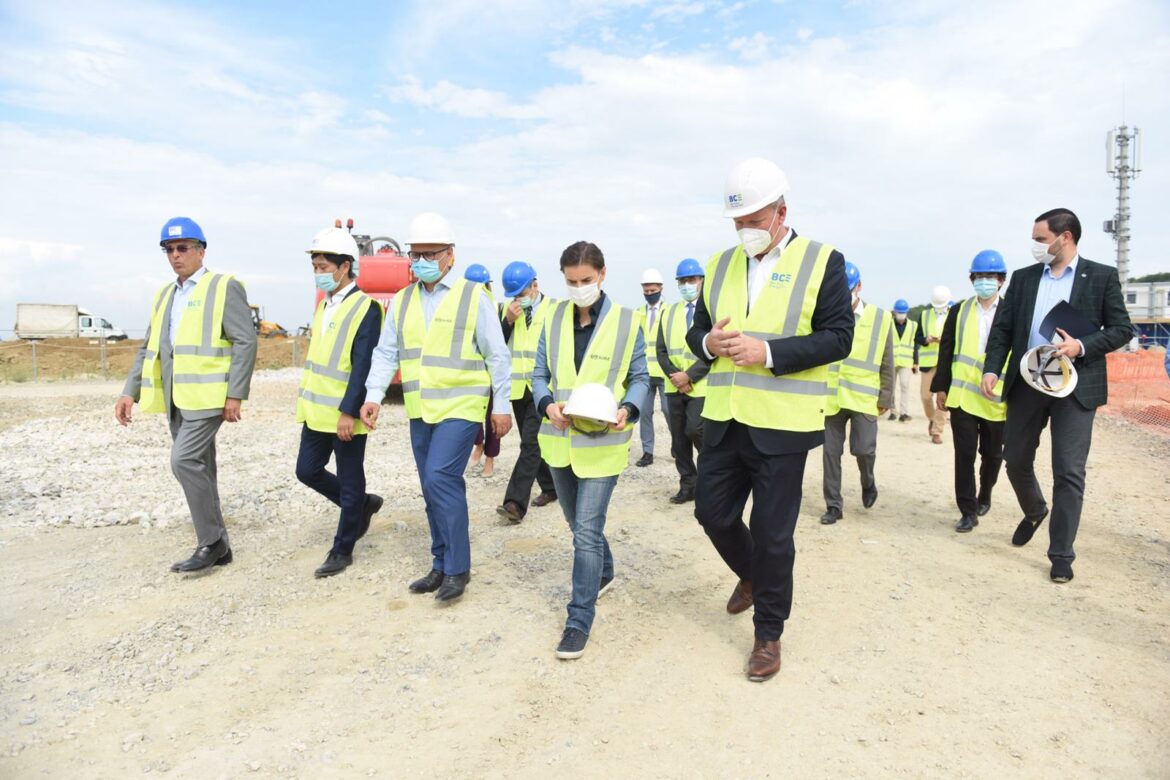 The Prime Minister of the Republic of Serbia and the Deputy Mayor of Belgrade visited the works at the Vinca landfill 1