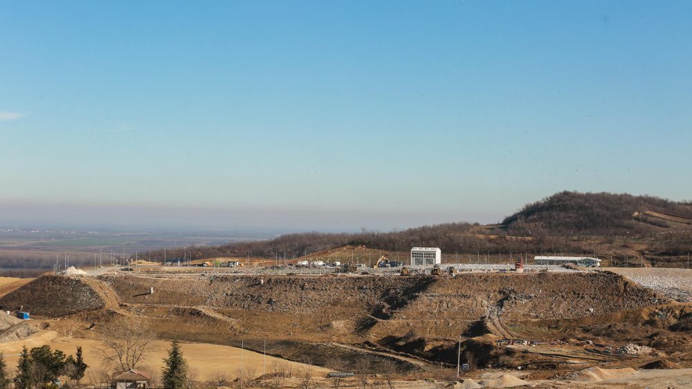 The new sanitary landfill started operations in August 2nd, 2021. 
Municipal waste collected by PUC Gradska čistoća from the territory of 15 municipalities of Belgrade is disposed of at the new landfill in compliance with the highest waste management standards of the European Union and Serbia. On average, 500 to 600 trucks that is 1,500 tons of municipal waste arrive at the Vinča landfill. Construction of new sanitary cells is ongoing.