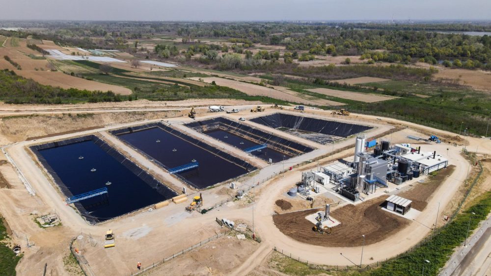 A leachate treatment plant will be put into operation soon to which leachate will be conveyed through a network of pipes and canals, and after treatment it will be discharged into the Osljanski stream, so clean water will flow into the international waterway of the Danube River. Leachate will be treated by reverse osmosis technology.