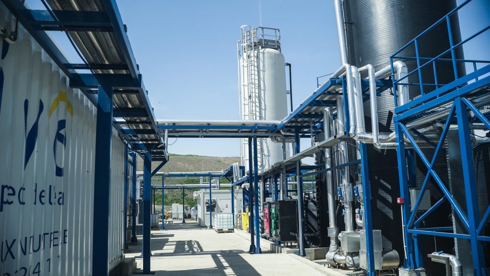 A leachate treatment plant will be put into operation soon to which leachate will be conveyed through a network of pipes and canals, and after treatment it will be discharged into the Osljanski stream, so clean water will flow into the international waterway of the Danube River. Leachate will be treated by reverse osmosis technology.