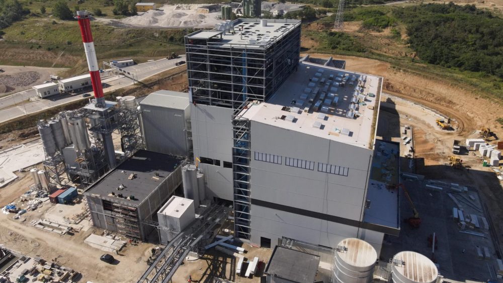 Construction of Energy-from-Waste facility is ongoing, equipment is delivered, 85% of works have been performed and works on energy plants for energy recovery are underway.