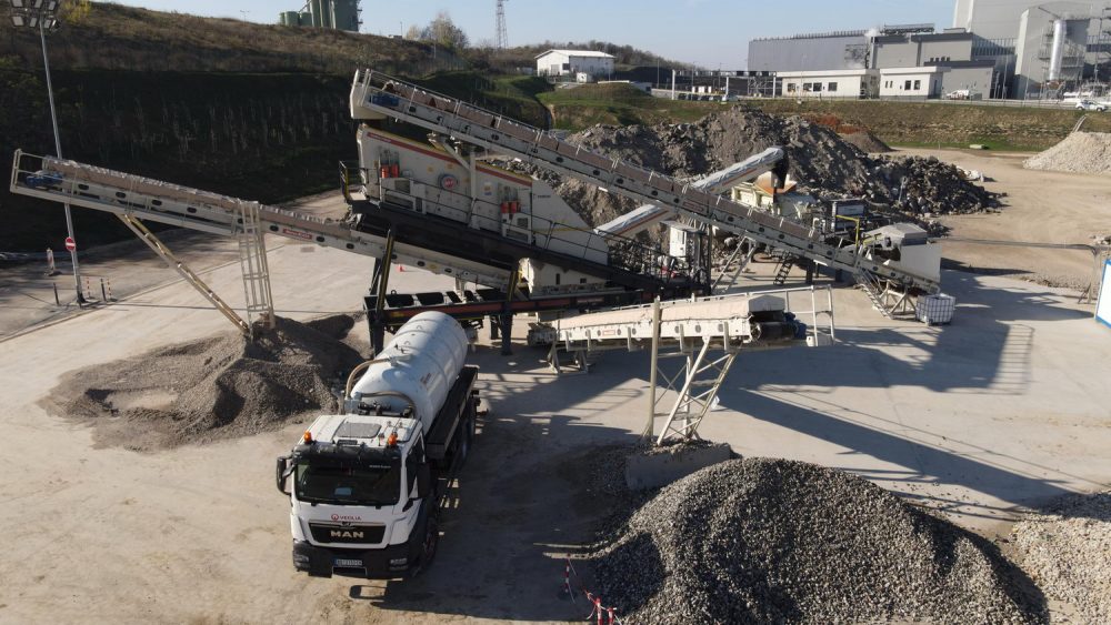 The Construction and Demolition Waste recycling facility started operations in August 17, 2021, with a processing capacity of over 200,000 tons / year